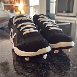 New Balance Black and White Baseball Cleats